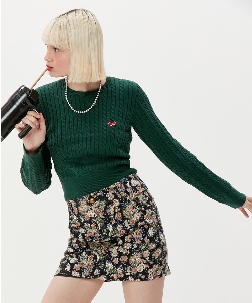 KIRSH(キルシー)の「A'GEM/9 × .kom『KIRSH/キルシー』SMALL CHERRY ROUND KNIT/スモールチェリー クロップド丈 ラウンドニットソー(ニット/セーター・レディース・ネイビー/グレー/グリーン・FREE)」の2枚目の写真