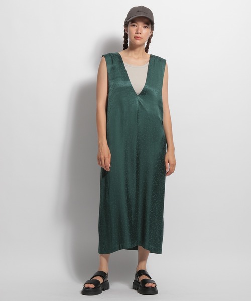 niko and...（ニコアンド）の「[MODE NORM CORE]テロテロスタージャカードマキシジャンスカ（ジャンパースカート・レディース・ブラック/グリーン/ダークブルー・MEDIUM/LARGE）」の7枚目の写真