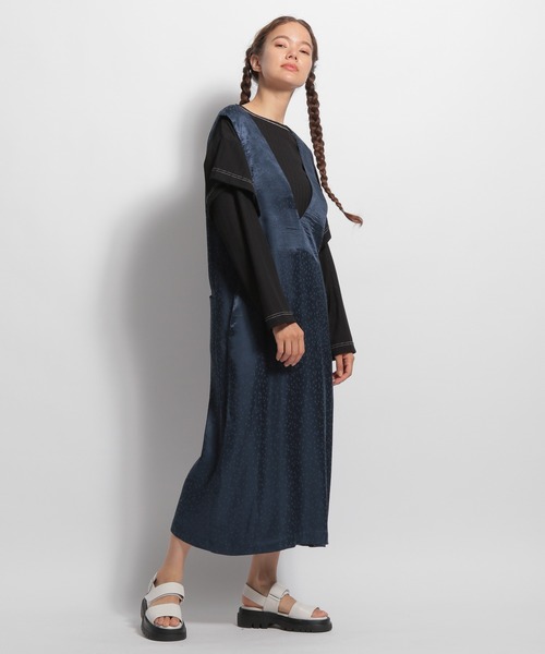 niko and...（ニコアンド）の「[MODE NORM CORE]テロテロスタージャカードマキシジャンスカ（ジャンパースカート・レディース・ブラック/グリーン/ダークブルー・MEDIUM/LARGE）」の11枚目の写真