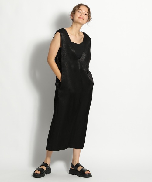 niko and...（ニコアンド）の「[MODE NORM CORE]テロテロスタージャカードマキシジャンスカ（ジャンパースカート・レディース・ブラック/グリーン/ダークブルー・MEDIUM/LARGE）」の4枚目の写真