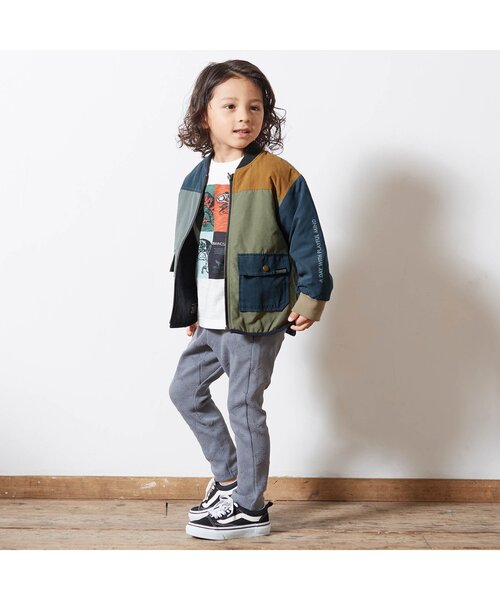 BREEZE（ブリーズ）の「リバーシブルキルトジャケット（ノーカラージャケット・キッズ・ベージュ/カーキ/レインボー・100/110/120/130/140/90/150）」の11枚目の写真