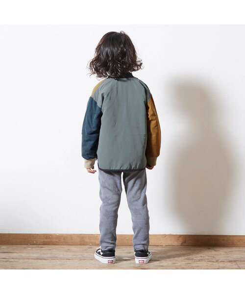 BREEZE（ブリーズ）の「リバーシブルキルトジャケット（ノーカラージャケット・キッズ・ベージュ/カーキ/レインボー・100/110/120/130/140/90/150）」の20枚目の写真