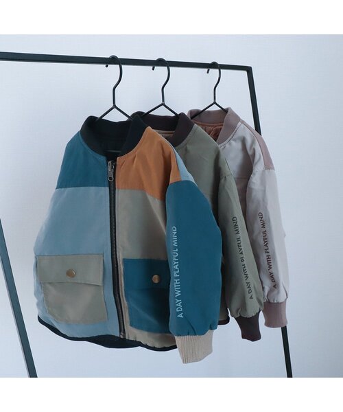BREEZE（ブリーズ）の「リバーシブルキルトジャケット（ノーカラージャケット・キッズ・ベージュ/カーキ/レインボー・100/110/120/130/140/90/150）」の17枚目の写真