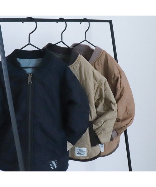 BREEZE（ブリーズ）の「リバーシブルキルトジャケット（ノーカラージャケット・キッズ・ベージュ/カーキ/レインボー・100/110/120/130/140/90/150）」の5枚目の写真