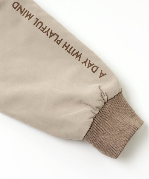 BREEZE（ブリーズ）の「リバーシブルキルトジャケット（ノーカラージャケット・キッズ・ベージュ/カーキ/レインボー・100/110/120/130/140/90/150）」の16枚目の写真