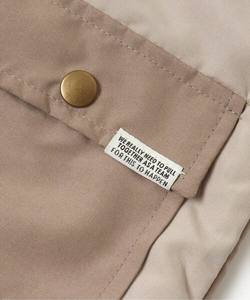 BREEZE（ブリーズ）の「リバーシブルキルトジャケット（ノーカラージャケット・キッズ・ベージュ/カーキ/レインボー・100/110/120/130/140/90/150）」の6枚目の写真