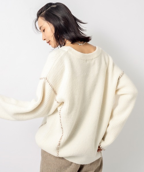 RIVE DROITE（リヴドロワ）の「Vネックがボリュームニットに抜け感をプラス　ヤク混ハンドステッチVネックニット（ニット/セーター・レディース・ベージュ/オフホワイト・FREE）」の13枚目の写真