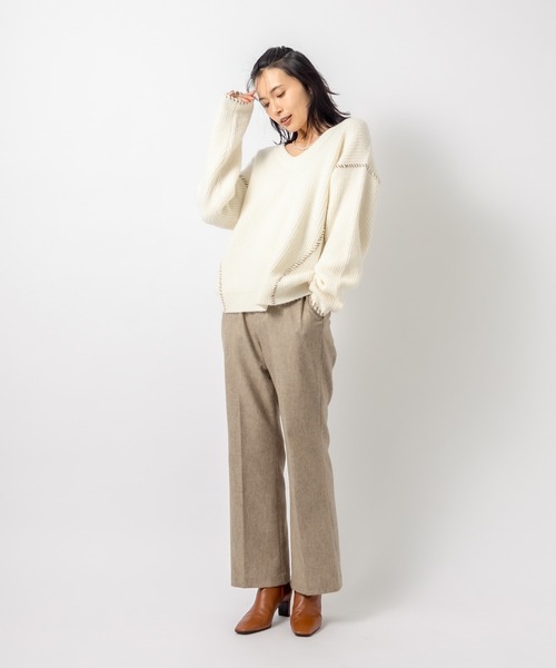 RIVE DROITE（リヴドロワ）の「Vネックがボリュームニットに抜け感をプラス　ヤク混ハンドステッチVネックニット（ニット/セーター・レディース・ベージュ/オフホワイト・FREE）」の16枚目の写真