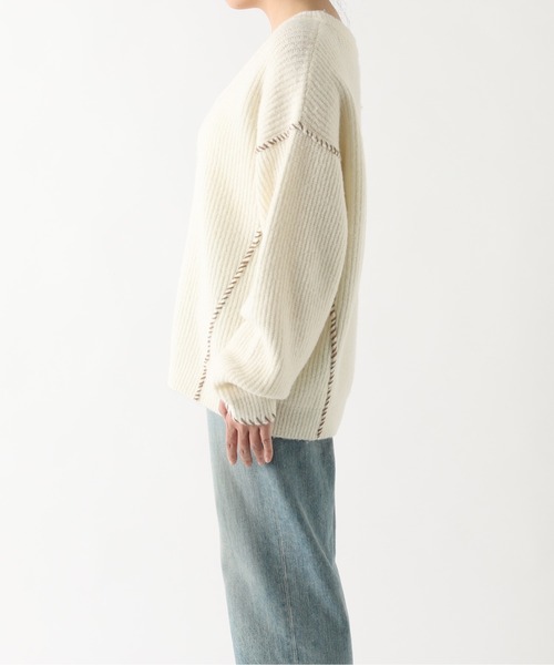 RIVE DROITE（リヴドロワ）の「Vネックがボリュームニットに抜け感をプラス　ヤク混ハンドステッチVネックニット（ニット/セーター・レディース・ベージュ/オフホワイト・FREE）」の18枚目の写真
