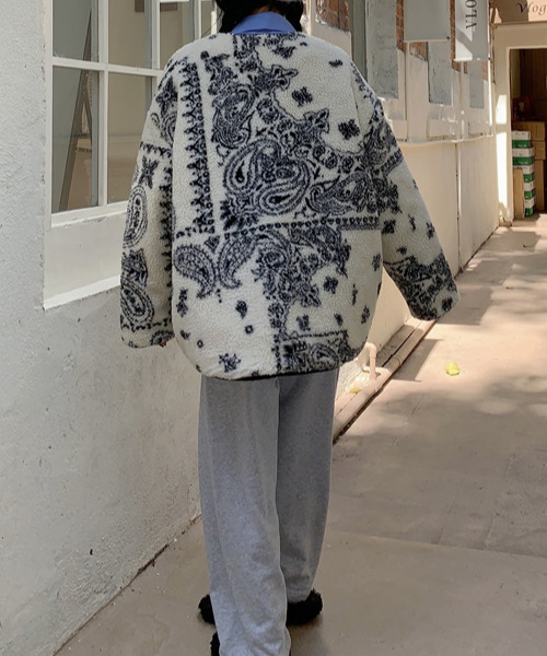 emi+（エミプラス）の「ペイズリー柄ボアブルゾン（ブルゾン・レディース・ホワイト・FREE）」の11枚目の写真
