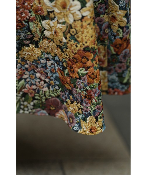 cawaii（カワイイ）の「クラシカルな花世界を纏うジャガード織りロングスカート（スカート・レディース・マルチ・FREE）」の12枚目の写真