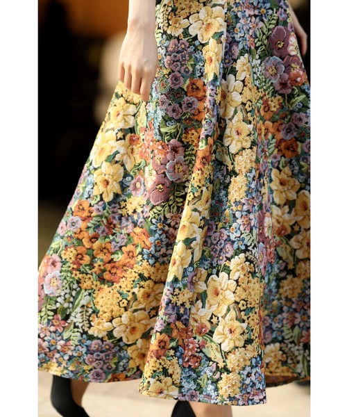cawaii（カワイイ）の「クラシカルな花世界を纏うジャガード織りロングスカート（スカート・レディース・マルチ・FREE）」の3枚目の写真