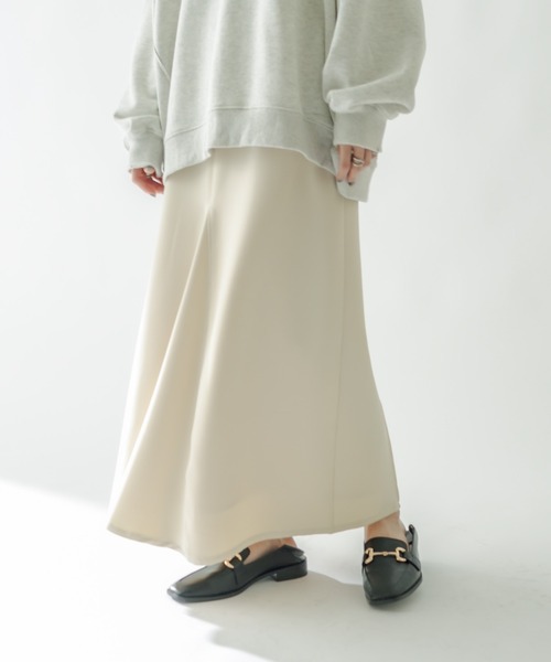 mystic(ミスティック)の「ナローフレアスカート(スカート・レディース・ブラック/オフホワイト/オレンジ/ブルー・1/2)」の9枚目の写真