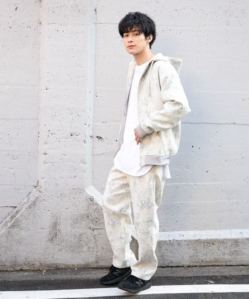 LOWRYS FARM（ローリーズファーム）の「ジャガードＺＩＰパーカー　261679（パーカー・メンズ・ホワイト/ブラック・MEDIUM/LARGE）」の4枚目の写真