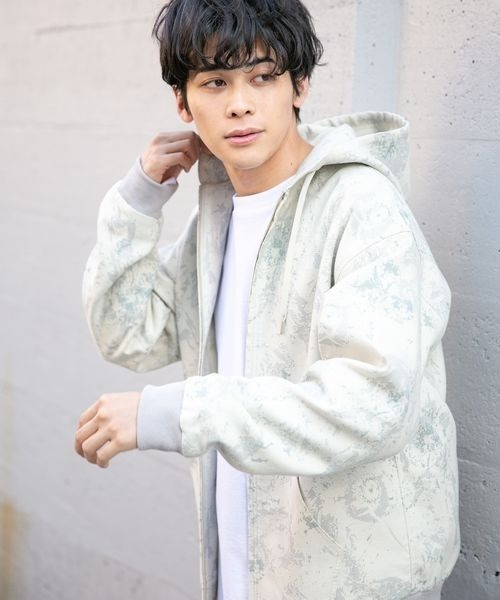 LOWRYS FARM（ローリーズファーム）の「ジャガードＺＩＰパーカー　261679（パーカー・メンズ・ホワイト/ブラック・MEDIUM/LARGE）」の6枚目の写真