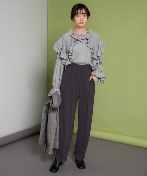 KBF（ケイビーエフ）の「フリルディティールブラウス（シャツ/ブラウス・レディース・オフホワイト/グレー/ブラック・ONE）」の17枚目の写真