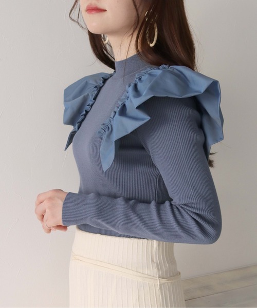 HER CLOSET(ハークローゼット)の「【TwentyThree】肩フリルドッキングリブニット(ニット/セーター・レディース・ライトグレー/ブラック/ベージュ/ブルー/スモークピンク・FREE)」の12枚目の写真