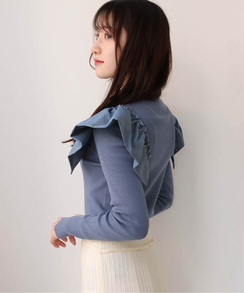 HER CLOSET(ハークローゼット)の「【TwentyThree】肩フリルドッキングリブニット(ニット/セーター・レディース・ライトグレー/ブラック/ベージュ/ブルー/スモークピンク・FREE)」の14枚目の写真