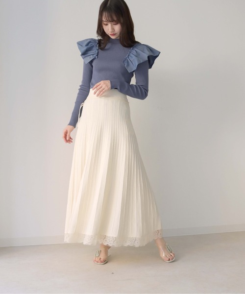 HER CLOSET(ハークローゼット)の「【TwentyThree】肩フリルドッキングリブニット(ニット/セーター・レディース・ライトグレー/ブラック/ベージュ/ブルー/スモークピンク・FREE)」の11枚目の写真