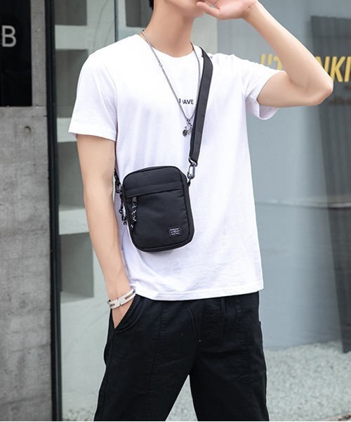 NEW GENTLEMAN(ニュージェントルマン)の「ミニ ショルダーバッグ(ショルダーバッグ・メンズ・ブラック・FREE)」の2枚目の写真