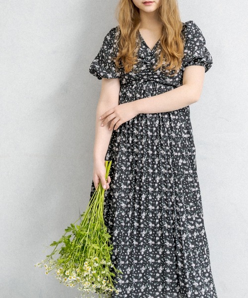 OLIVE des OLIVE(オリーブデオリーブ)の「バルーン袖プリーツワンピース(ワンピース・レディース・オフホワイト/ブルー/ブラック・FREE)」の11枚目の写真