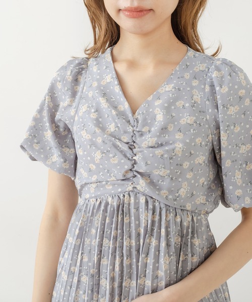 OLIVE des OLIVE(オリーブデオリーブ)の「バルーン袖プリーツワンピース(ワンピース・レディース・オフホワイト/ブルー/ブラック・FREE)」の21枚目の写真