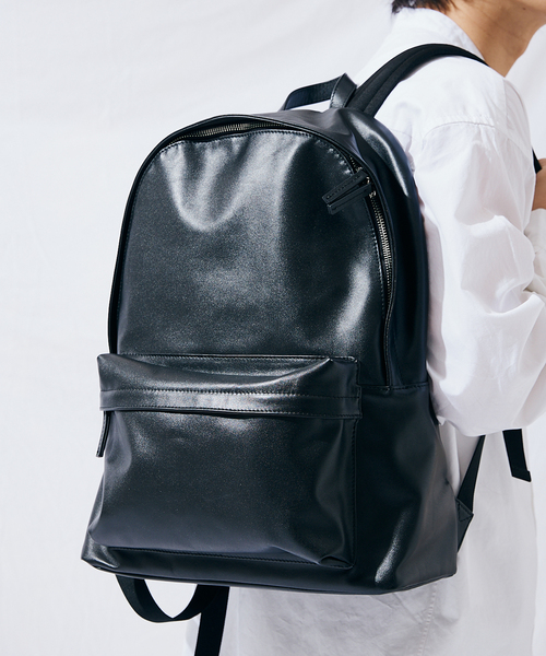 JOURNAL STANDARD(ジャーナルスタンダード)の「【WEB限定】JS LEATHER カウレザー デイバック 19L(バックパック/リュック・メンズ・ブラック・FREE)」の3枚目の写真