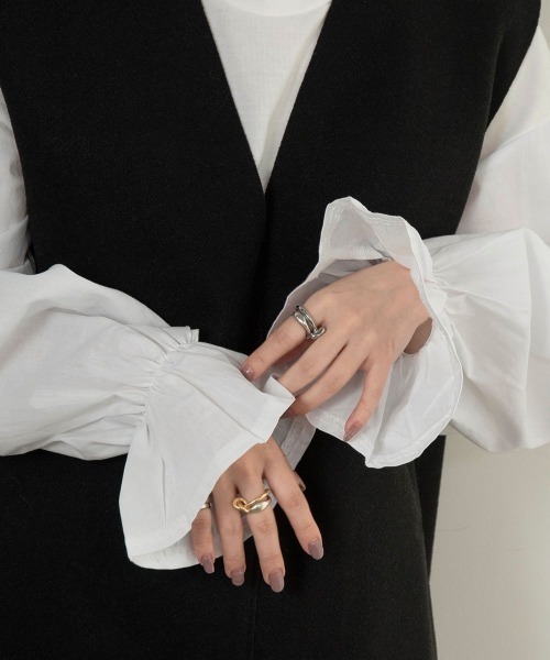 lawgy（ラウジー）の「cut docking sleeve gather tops（その他トップス・レディース・ホワイト/ブラック・FREE）」の5枚目の写真