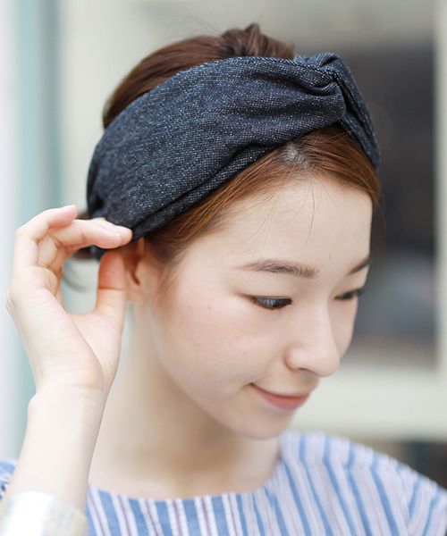 Ray BEAMS（レイビームス）の「Maison de Lyllis / デニム ヘアバント（ヘアバンド・レディース・サックスブルー/ネイビー・ONE SIZE）」の2枚目の写真
