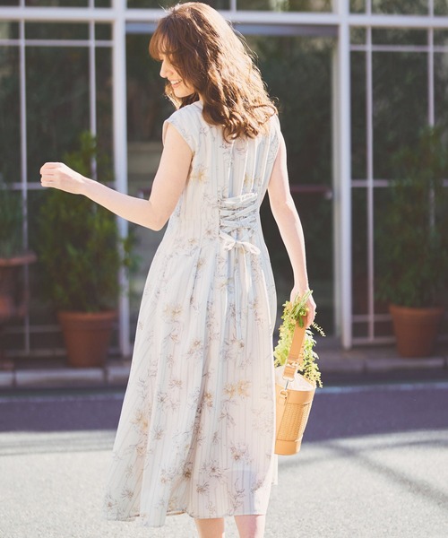 セール】【WEB限定カラーあり】ペイントラインフラワーワンピース  