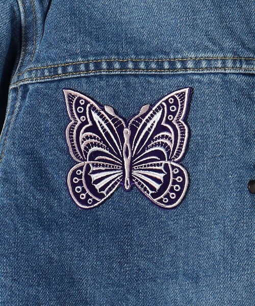 Needles（ニードルス）の「NEEDLES:〈手洗い可能〉パピヨンパッチジーンジャケット（ブルゾン・レディース・ブルー・ONE SIZE）」の6枚目の写真
