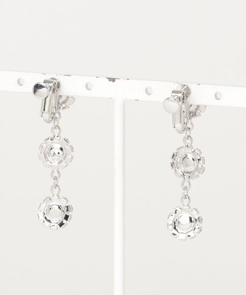 WC（ダブル シー）の「3連ビジューイヤリング（イヤリング・レディース・その他1/その他2・FREE）」の3枚目の写真