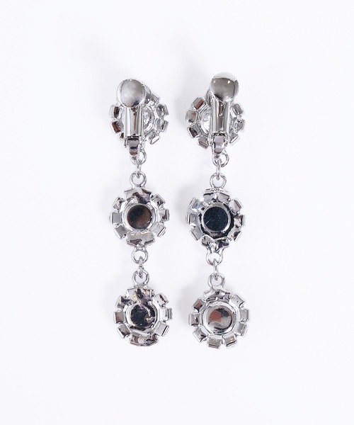 WC（ダブル シー）の「3連ビジューイヤリング（イヤリング・レディース・その他1/その他2・FREE）」の4枚目の写真