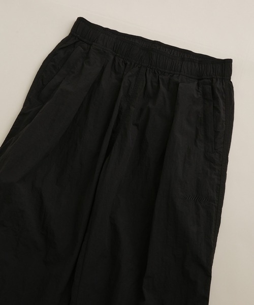 THOUSAND MILE(サウザンドマイル)の「THOUSAND MILE/別注 LIGHT SHELL WIDE PANTS(その他パンツ・メンズ・ブラック/パープル・L/S/M)」の6枚目の写真