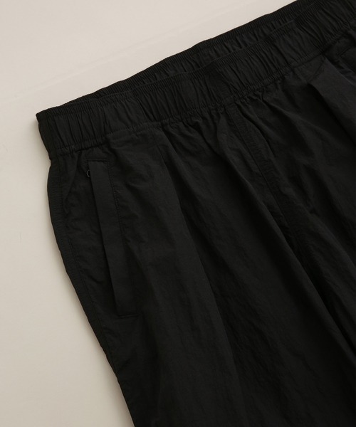 THOUSAND MILE(サウザンドマイル)の「THOUSAND MILE/別注 LIGHT SHELL WIDE PANTS(その他パンツ・メンズ・ブラック/パープル・L/S/M)」の7枚目の写真