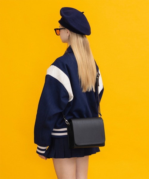 UNDERCROSS（アンダークロス）の「【UNDERCROSS 】スクエアボックスバッグ クロスバッグ（ショルダーバッグ・レディース・ブラック/イエロー/グリーン/バーガンディー・FREE）」の2枚目の写真