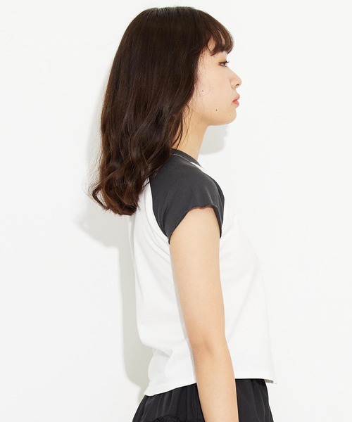 X-girl（エックスガール）の「COMPACT BASEBALL TEE/コンパクト チビT/ベースボールTシャツ（Tシャツ/カットソー・レディース・ホワイト/ベージュ/アッシュ・M/S）」の5枚目の写真