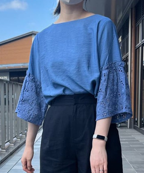 Chez toi（シェトワ）の「カットワークレースフレアスリーブブラウス（シャツ/ブラウス・レディース・イエロー/ブラック/オフホワイト/ブルー・FREE）」の2枚目の写真