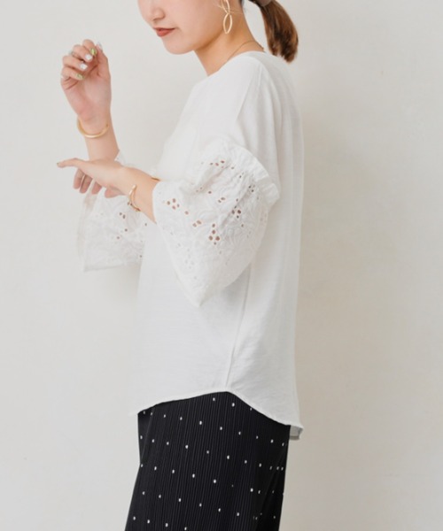 Chez toi（シェトワ）の「カットワークレースフレアスリーブブラウス（シャツ/ブラウス・レディース・イエロー/ブラック/オフホワイト/ブルー・FREE）」の13枚目の写真