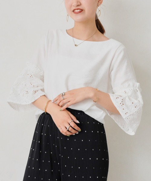 Chez toi（シェトワ）の「カットワークレースフレアスリーブブラウス（シャツ/ブラウス・レディース・イエロー/ブラック/オフホワイト/ブルー・FREE）」の5枚目の写真