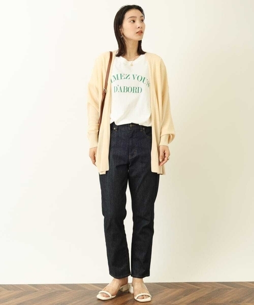 a.v.v(アーヴェヴェ)の「ラウンドヘムロゴTシャツ(Tシャツ/カットソー・レディース・ホワイト/ブラック・34/36/38/40/42)」の7枚目の写真