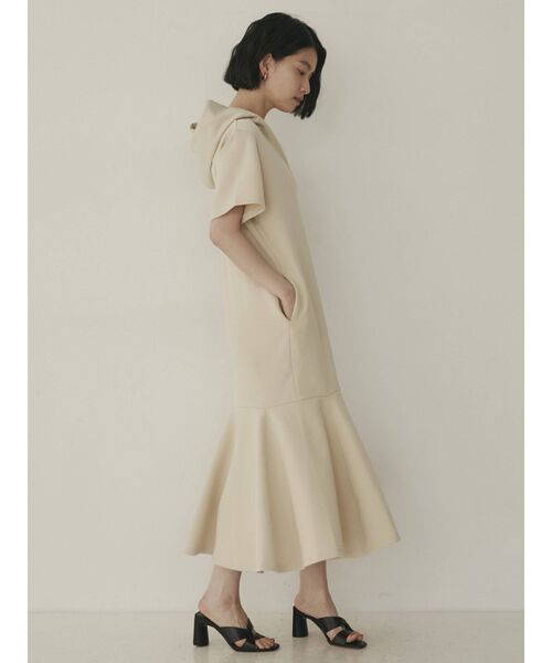 COTORICA（コトリカ）の「ショートスリーブマーメイドフードワンピース（ワンピース・レディース・ブラック/ネイビー/アイボリー・SMALL/MEDIUM）」の12枚目の写真