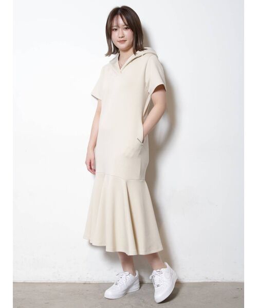 COTORICA（コトリカ）の「ショートスリーブマーメイドフードワンピース（ワンピース・レディース・ブラック/ネイビー/アイボリー・SMALL/MEDIUM）」の9枚目の写真