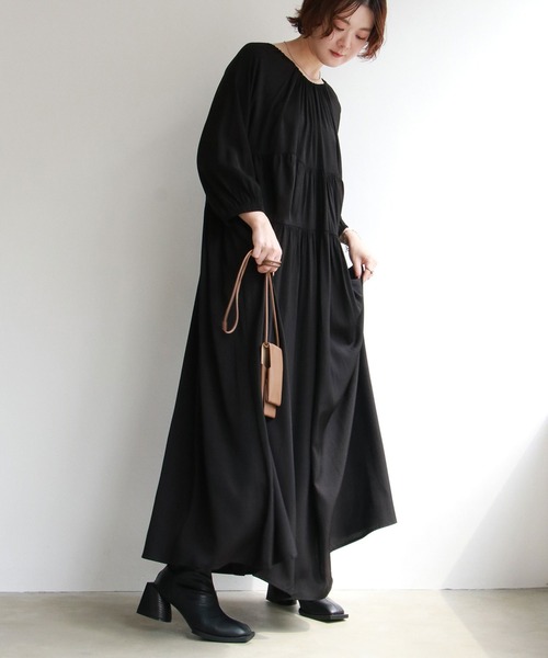 notch.（ノッチ）の「【高身長さんサイズ有】ギャザーティアードワンピース（ワンピース・レディース・ブラック/グリーン・TM/M）」の2枚目の写真