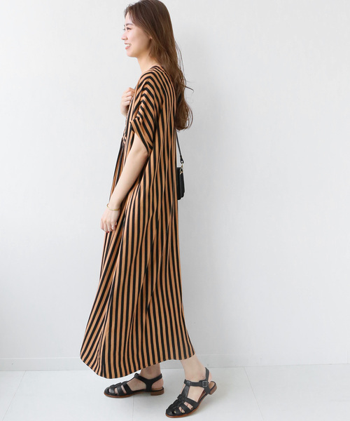 JOURNAL STANDARD relume（ジャーナルスタンダード　レリューム）の「ロンドンストライプカフタンワンピース（ワンピース・レディース・ブラック/ベージュ・FREE）」の6枚目の写真