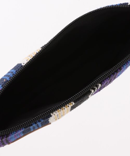 チャイハネ（チャイハネ）の「【チャイハネ】ネパール手織りコットンペンケース 横長ポーチ（ポーチ・レディース・イエロー系その他/ホワイト×ブルー/パープル/ホワイト/ブルー/ラベンダー/ブルー系その他/グリーン/レッド/ダークブルー/グリーン系その他・FREE）」の20枚目の写真