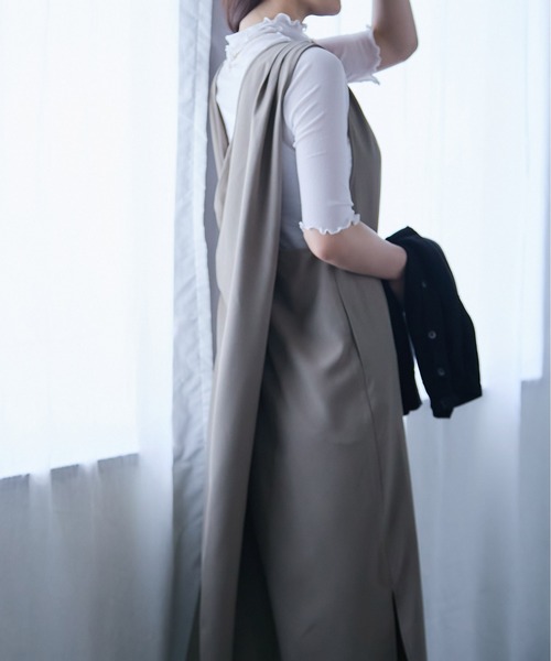 ECRIRE（エクリール）の「バックツイストキーネックOP（ワンピース・レディース・カーキ/ダークブラウン/ブルー・M）」の12枚目の写真