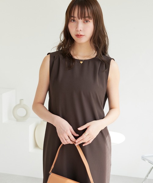 ECRIRE（エクリール）の「バックツイストキーネックOP（ワンピース・レディース・カーキ/ダークブラウン/ブルー・M）」の21枚目の写真