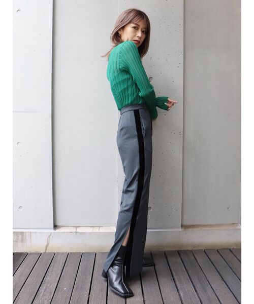 MURUA（ムルーア）の「ラインベロアパンツ（スウェットパンツ・レディース・ネイビー/グレー/グリーン・FREE）」の5枚目の写真