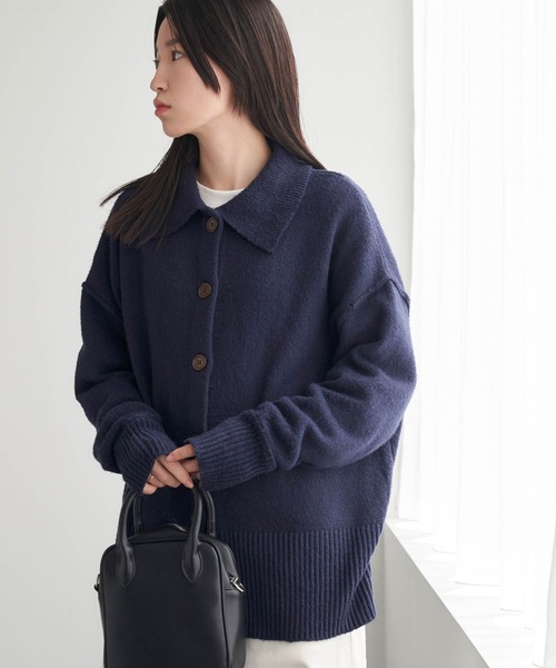 Chaco closet（チャコ クローゼット）の「襟付きボリュームスリーブロングリブオーバーサイズニットカーディガン（カーディガン/ボレロ・レディース・チャコール/イエロー/ネイビー/ライトグリーン/レッド/ピンク/アイボリー・FREE）」の22枚目の写真